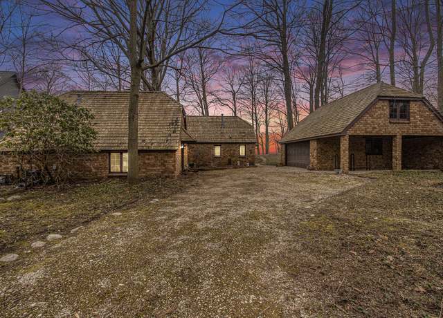 Property at 2580 Lakeshore Dr, Fennville, MI 49408, 2 beds, 2 baths