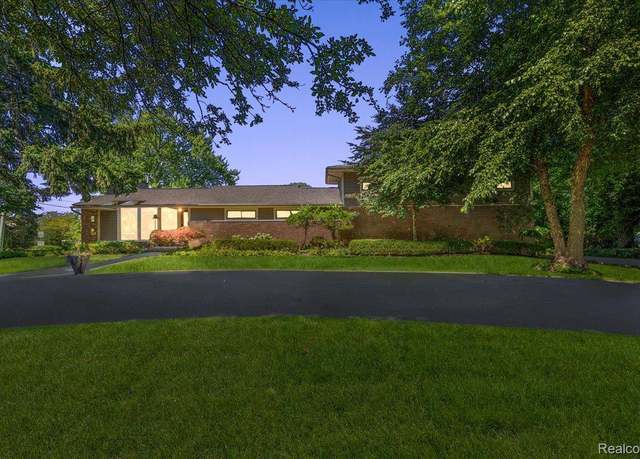 Property at 2300 Pine Lake Rd, Berkley, MI 48324, 3 beds, 3 baths