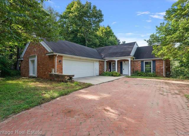Property at 509 Riverview, Lawrence Village, MI 49064, 4 beds, 3.5 baths