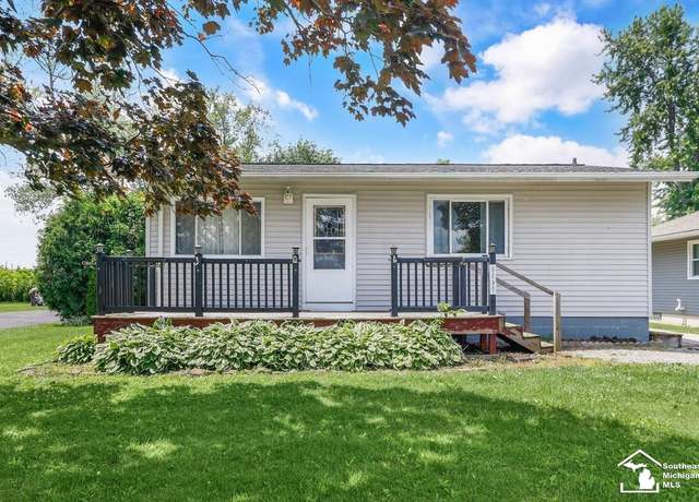 Property at 9061 Smith St, Maybee, MI 48159, 2 beds, 1.5 baths