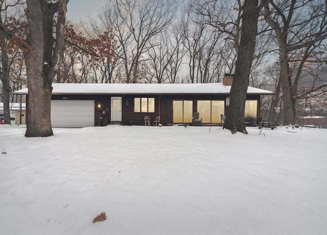 Property at 13907 Upton Rd, Bath, MI 48808, 5 beds, 3 baths