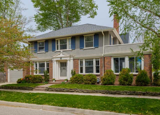 Property at 404 Parkwood Ave, Kalamazoo, MI 49001, 3 beds, 2.5 baths