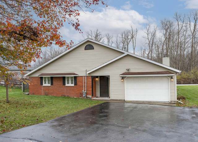 Property at 21734 N Channel Pkwy, Edwardsburg, MI 49112, 3 beds, 2 baths