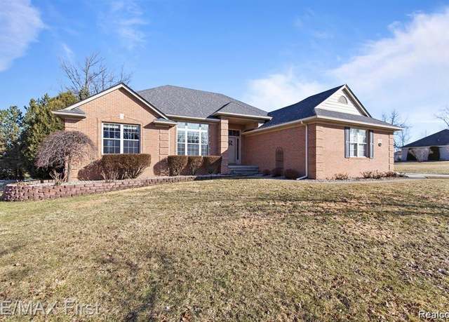 Property at 4248 Scott B Dr, St Clair, MI 48079, 3 beds, 2.5 baths