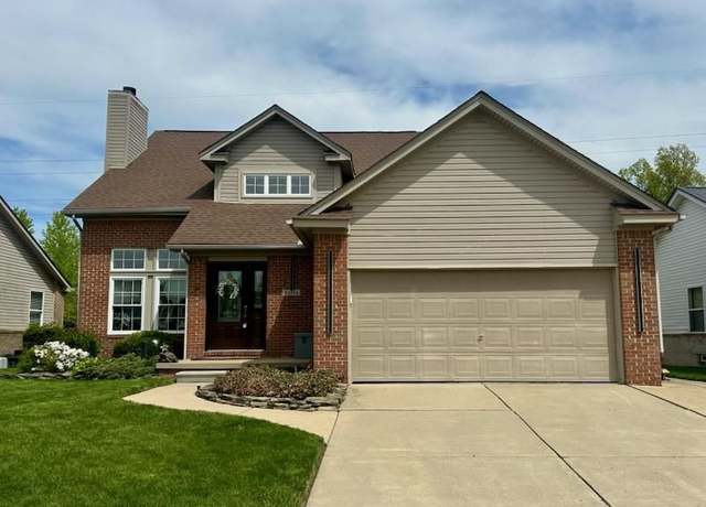 Property at 24864 Christina Dr, Flat Rock, MI 48134, 4 beds, 2.5 baths