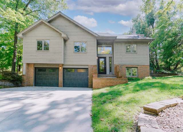Property at 5105 Wah Ta Wah Dr, Village Of Clarkston, MI 48348, 3 beds, 2.5 baths