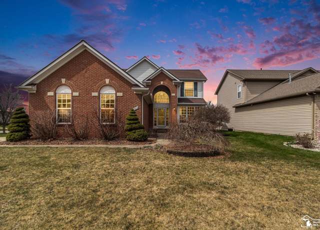 Property at 27612 E Mockingbird Dr, Flat Rock, MI 48134, 3 beds, 2.5 baths