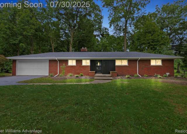 Property at 31651 Staman Cir, Farmington Hills, MI 48336, 3 beds, 2 baths