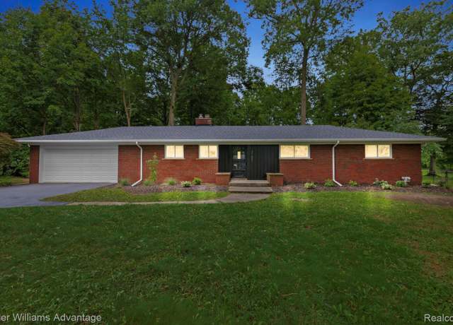 Property at 31651 Staman Cir, Farmington Hills, MI 48336, 3 beds, 2 baths