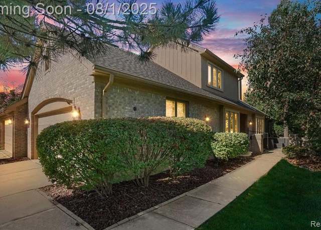Property at 1211 Autumn Dr, Troy, MI 48098, 4 beds, 4 baths