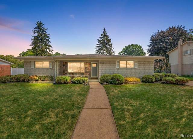Property at 32108 Wellston Dr, Warren, MI 48093, 3 beds, 2 baths