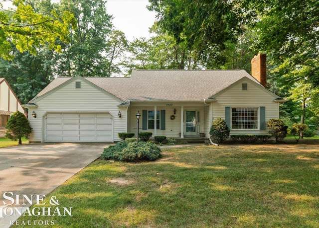 Property at 1923 Jackson St, St Clair, MI 48079, 3 beds, 3 baths