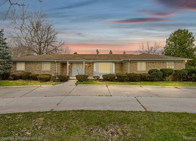 Property at 31430 Lahser Rd, Beverly Hills Village, MI 48025, 3 beds, 2.5 baths
