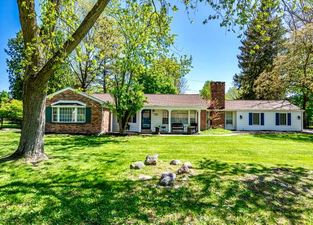 Property at 6861 N Clunbury Rd, West Bloomfield, MI 48322, 4 beds, 2.5 baths