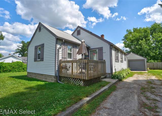 Property at 1452 E Mclean Ave, Burton, MI 48529, 2 beds, 1 bath