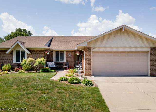 Property at 6991 Epping Dr, Canton, MI 48187, 3 beds, 2.5 baths