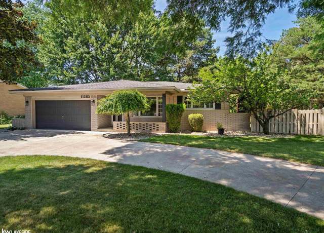 Property at 11585 Chicago Rd, Warren, MI 48093, 3 beds, 2.5 baths
