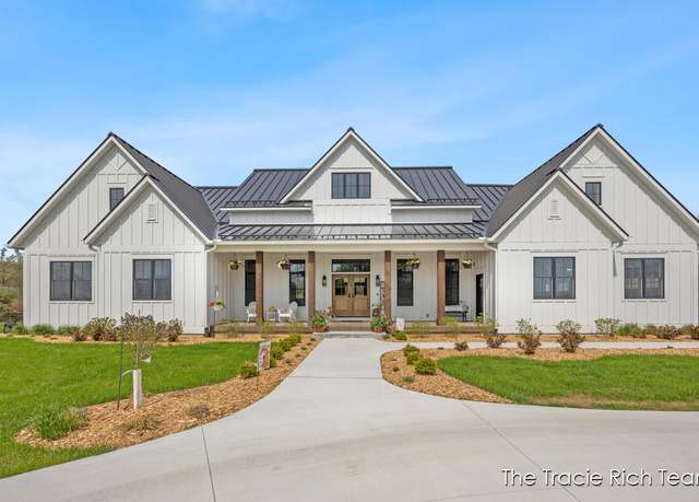 Property at 7442 Tiffany Ave NE, Rockford, MI 49341, 5 beds, 4.5 baths