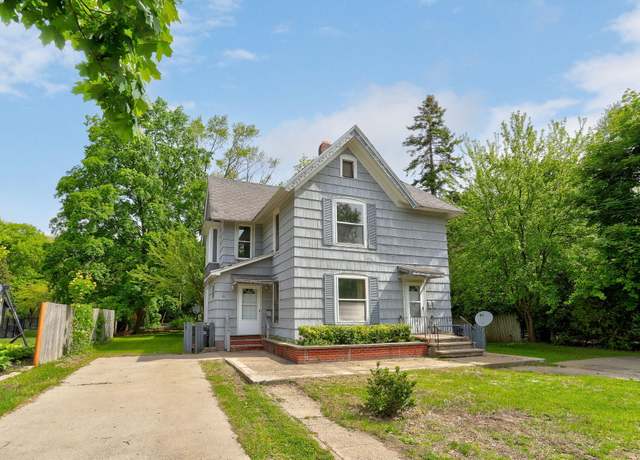 Property at 835 Phoenix St, South Haven, MI 49090, 7 beds, 3 baths