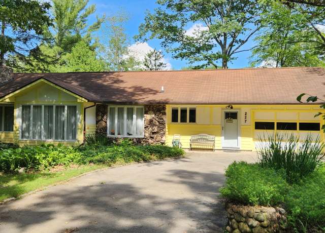 Property at 227 Joliet Ave, Houghton Lake, MI 48629, 4 beds, 3 baths