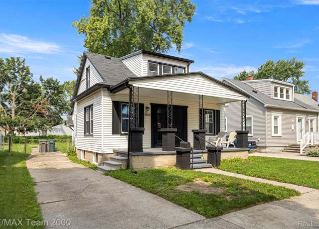 Property at 3804 Campbell St, Dearborn, MI 48124, 3 beds, 1.5 baths