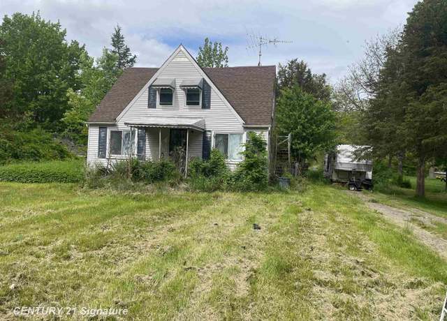Property at 6173 N Mckinley Rd, Flushing, MI 48433, 4 beds, 2 baths