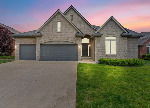 Property at 18277 Crenshaw Dr, Macomb, MI 48042, 4 beds, 2.5 baths