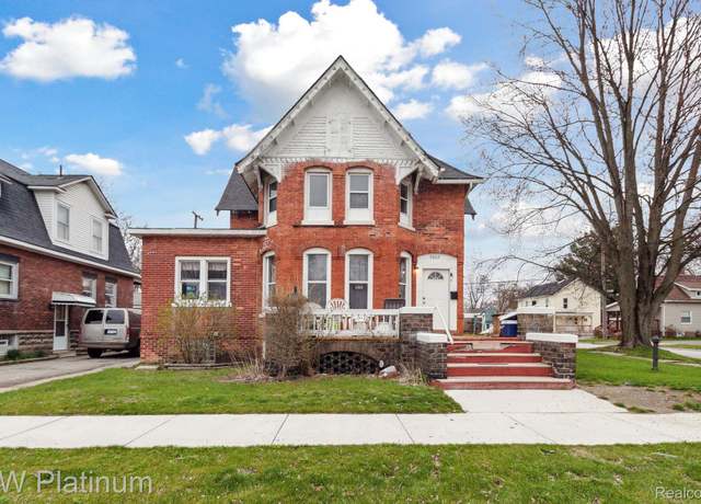 Property at 2602 Gratiot Ave, Port Huron, MI 48060, 6 beds, 3 baths