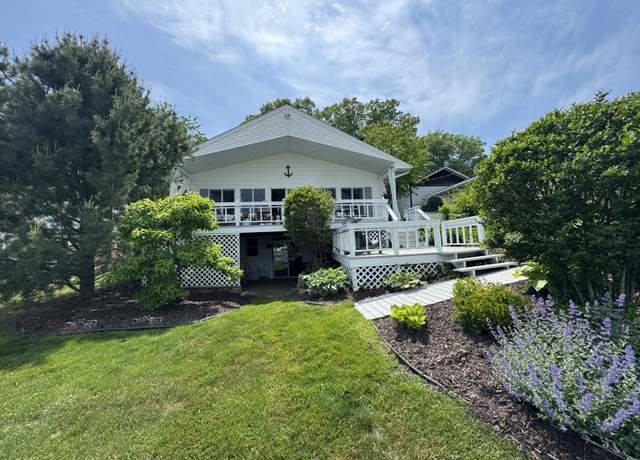 Property at 16933 Royal Ln, Spring Lake, MI 49456, 3 beds, 3 baths