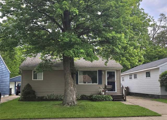 Property at 8225 Oak St, Taylor, MI 48180, 3 beds, 1 bath