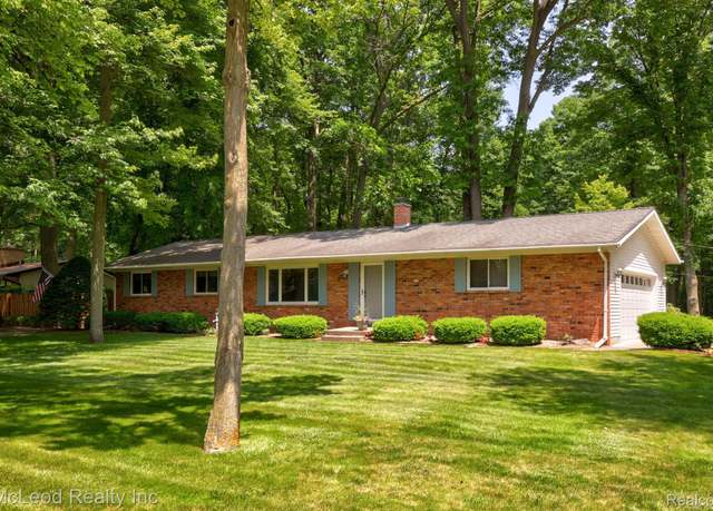 Property at 4353 Emerald Dr, Bridgeport, MI 48722, 3 beds, 1.5 baths