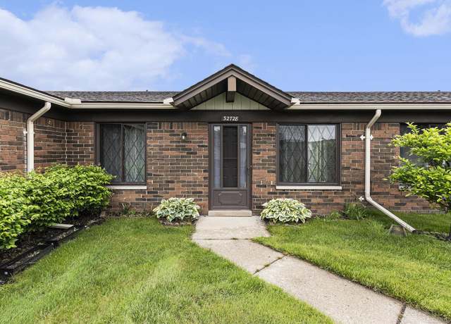 Property at 32728 Valley Dr, Warren City Macomb, MI 48093, 2 beds, 1.5 baths