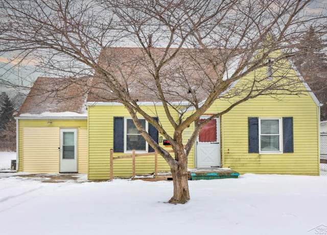 Property at 2955 Eddy St, Saginaw, MI 48604, 3 beds, 1 bath