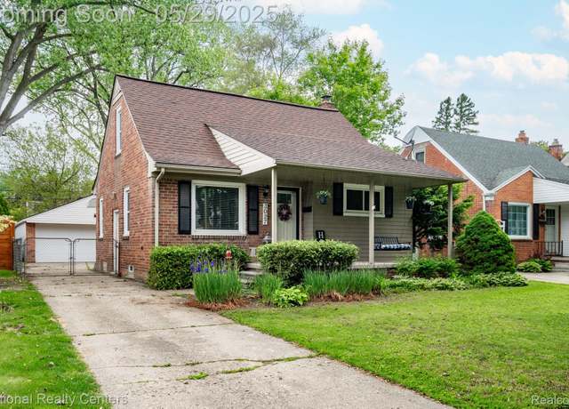 Property at 3027 Ferris Ave, Royal Oak, MI 48073, 3 beds, 2 baths