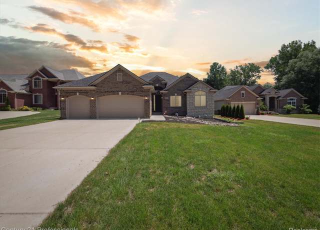 Property at 2655 Devondale Rd, Rochester Hills, MI 48309, 4 beds, 3.5 baths