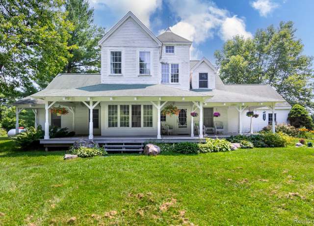 Property at 2394 Delano Rd, Oxford Charter Township, MI 48371, 4 beds, 2 baths