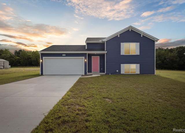 Property at 7858 Sierra Dr, Belding, MI 48809, 3 beds, 2 baths