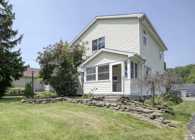 Property at 1934 W Smith Rd, Temperance, MI 48182, 3 beds, 2 baths