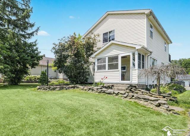 Property at 1934 W Smith Rd, Temperance, MI 48182, 3 beds, 2 baths