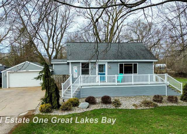 Property at 1992 S River Rd, Saginaw, MI 48609, 2 beds, 1 bath