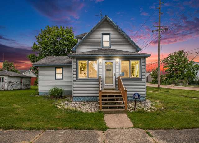 Property at 202 Maple St, Three Oaks, MI 49128, 3 beds, 1 bath