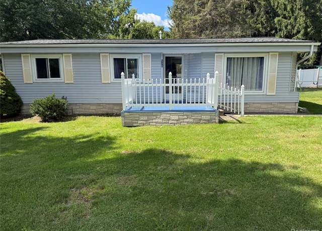 Property at 526 Cherokee Bnd, Howell, MI 48843, 2 beds, 2 baths