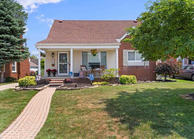 Property at 24821 Woodcroft Dr, Dearborn, MI 48124, 3 beds, 2 baths
