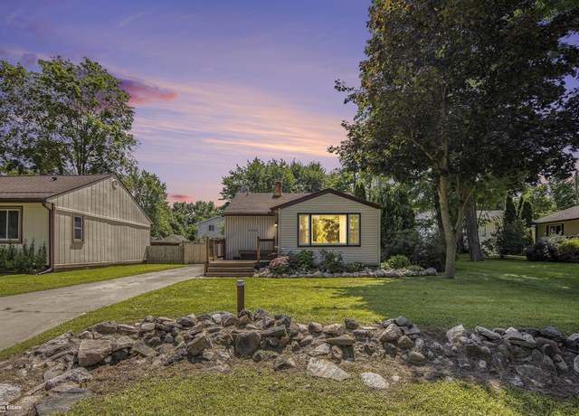 Property at 9243 Locustwood Dr, White Lake Charter Township, MI 48386, 2 beds, 1 bath