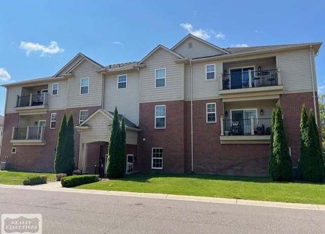 Property at 5656 Flagstaff Pines Dr Dr, Shelby Twp, MI 48317, 2 beds, 2 baths