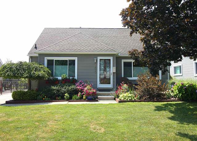 Property at 2027 Buckingham Ave, Berkley, MI 48072, 3 beds, 3 baths