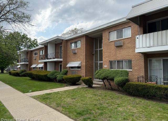 Property at 17121 Redford St #212, Detroit, MI 48219, 2 beds, 1 bath