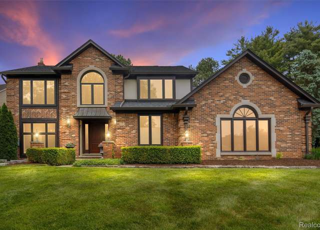 Property at 793 Box Canyon Ct, Rochester Hills, MI 48309, 3 beds, 3.5 baths