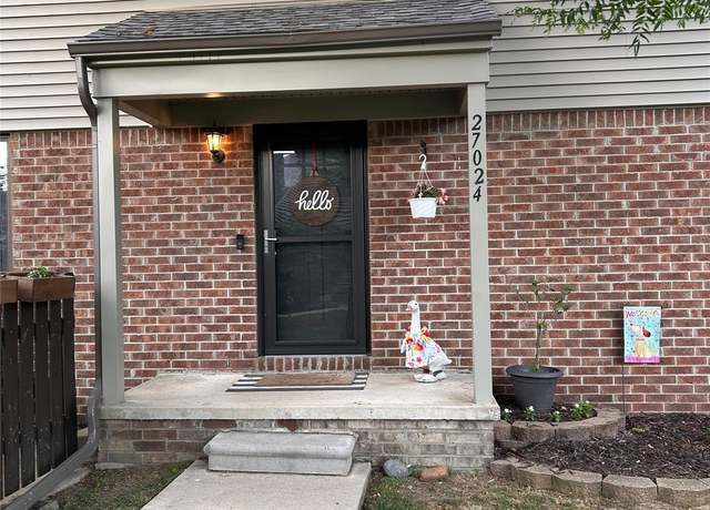 Property at 27024 Winchester Ct #11, Trenton, MI 48183, 2 beds, 1.5 baths