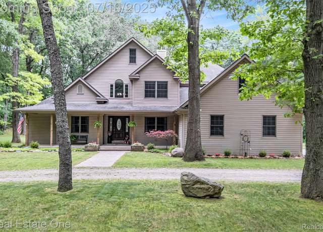 Property at 359 High Bluffs Dr, Ortonville, MI 48462, 4 beds, 3.5 baths